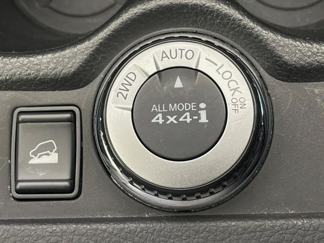 �y�I�[�����[�h4&times;4�z2WD/4WD���[�h����y�ɐ؂�ւ��\�B�R��d����2WD�A�X�^�b�N���ɖ𗧂�LOCK�AAUTO���[�h�ł�4WD�̔z���������Œ������A�H�ʏ󋵂��킸���肵��������T�|�[�g�B