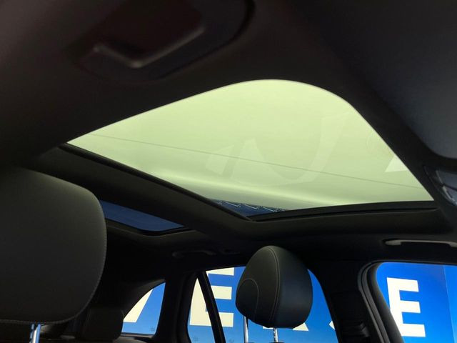 ���p�m���~�b�N�X���C�f�B���O���[�t::�唗�͂̃p�m���}���[�t�́A�㕔���Ȃɂ܂ő����Ă���A�J���I�ȋ�Ԃ����y���݂��������܂��B