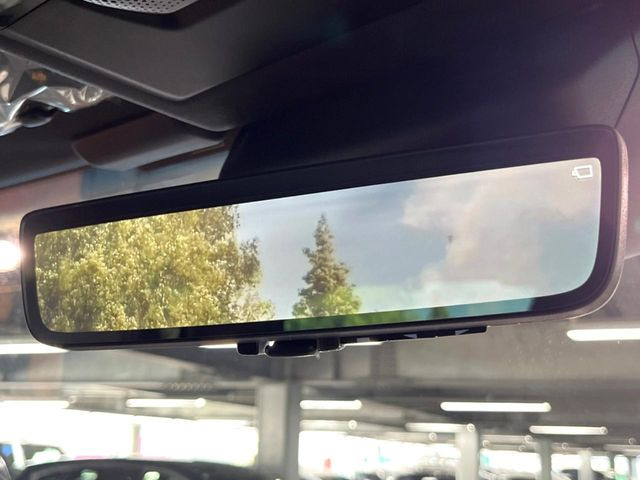 �y�f�W�^���C���i�[�~���[�z��Ȃ̑傫�ȉו��⓯��҂Ō�����m�F���Â炢���ł����S!�J�������B�e�����ԗ�����̉f�������[���~���[���ɕ\���B�N���A�Ȏ��E�ŏ󋵂̊m�F���\�ł�!