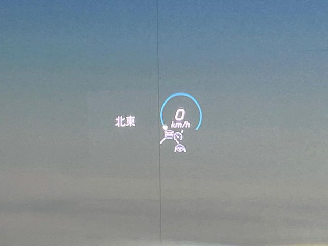 ���w�b�h�A�b�v�f�B�X�v���C:���݂̑��x�⑖�s�����f�W�^���\���ŉ^�]�ȑO���̃K���X�ɓ��e!�^�]���A���������炳���K�v�ȏ����m�F�ł���̂łƂ��Ă��֗��ň��S!