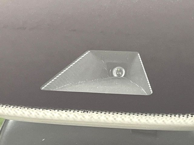 �y�z���_�Z���V���O�z���s���ɑO���̎ԗ�����F�����A�Փ˂������Ȏ��͌x��ƃu���[�L�ŏՓˉ���Ɣ�Q�y�����A�V�X�g�B�����S�Ƀh���C�u�����y���݂��������܂��B