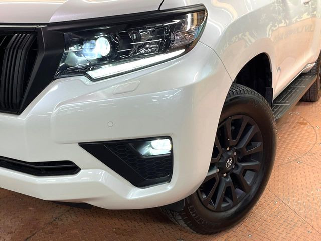 �yLED�w�b�h���C�g�z���V����ԑ��s�����ǍD�Ȏ��E���m�ۂ����S���ĉ^�]�ł��鍂�P�xLED�w�b�h���C�g�𑕔�!�_�����x�������A����d�͂��}�����Ă��܂��B