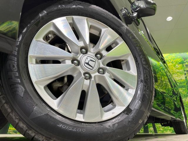 �y����16�C���`�A���~�z�C�[���z�O�ςɃ}�b�`���������A���~�z�C�[���𑕒����Ă���܂��B�e��ЊO�A���~�z�C�[����A�X�^�b�h���X�^�C�����戵�����Ă���܂��B���񂲑��k����������