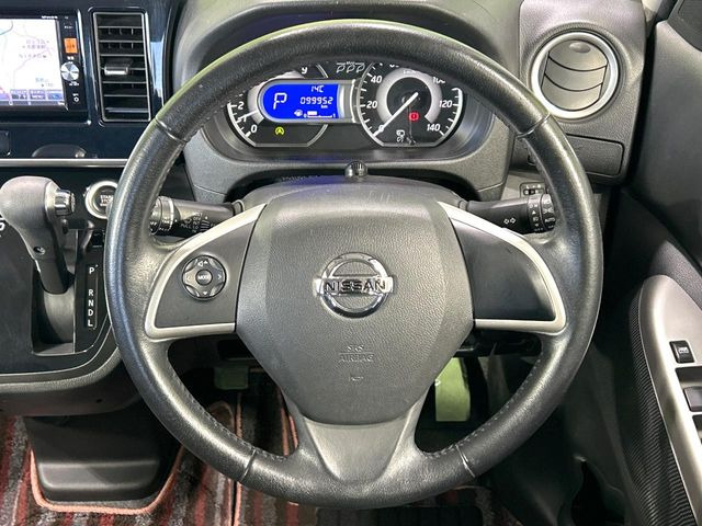 �y�����v�����X�e�A�����O�z�㎿�Ȋv���g�p���邱�ƂŁA��ɂ����������݂ƂĂ��^�]���₷���n���h���ł���