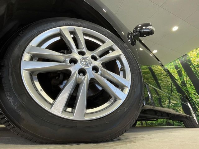 �y����18�C���`�A���~�z�C�[���z�O�ςɃ}�b�`���������A���~�z�C�[���𑕒����Ă���܂��B�e��ЊO�A���~�z�C�[����A�X�^�b�h���X�^�C�����戵�����Ă���܂��B���񂲑��k����������