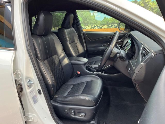 �y�n�[�t���U�[�V�[�g�z�������ƍ���S�n�𗼗������l�C�̃V�[�g���w�ʁE���ʂ̃t�@�u���b�N�f�ނ́A�ʋC���̗ǂ��⊊��ɂ����ɗD��Ă��܂��B