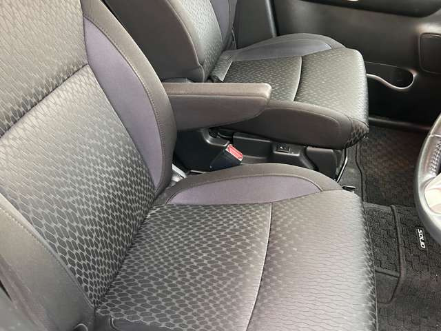 ���̋Ǝ҂ɂ������ې􂢁A�V�[�g�̃^�o�R�Ȃǂɂ��R�Q���̃��y�A��(�L��)�������Ă���܂��B