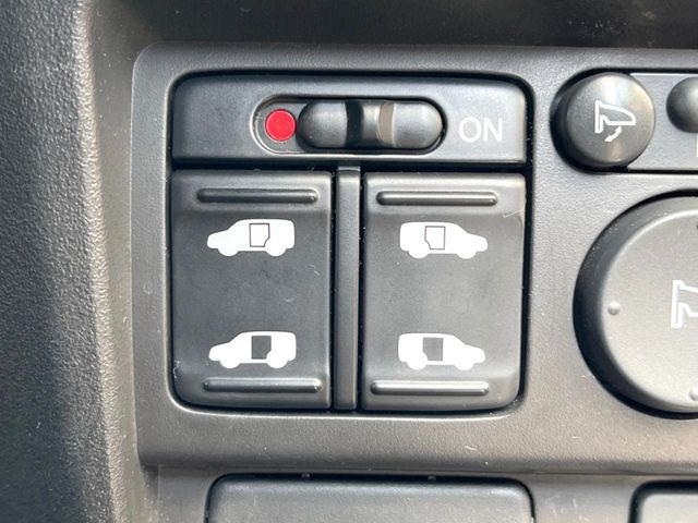 �y�����p���[�X���C�h�h�A�z�X�}�[�g�L�[��^�]�Ȃ̃X�C�b�`�Ō�ȗ����X���C�h�h�A�̊J���\���d��������͂����ăh�A���J����K�v�������A�����Ȃ��q�l�ł��ȒP�ɊJ���߂ł����K�ł���