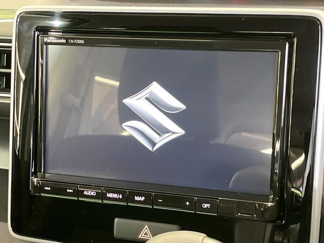 �y�����i�r�z�l�C�̏����i�r�𑕔����Ă���܂��B�i�r�̎g���₷���͂������A�I�[�f�B�I�@�\���[��!�L�����v�◷�s�͂������A�ʋ΂┃�����ȂǕ��i�̃h���C�u���y�����Ȃ�͂���