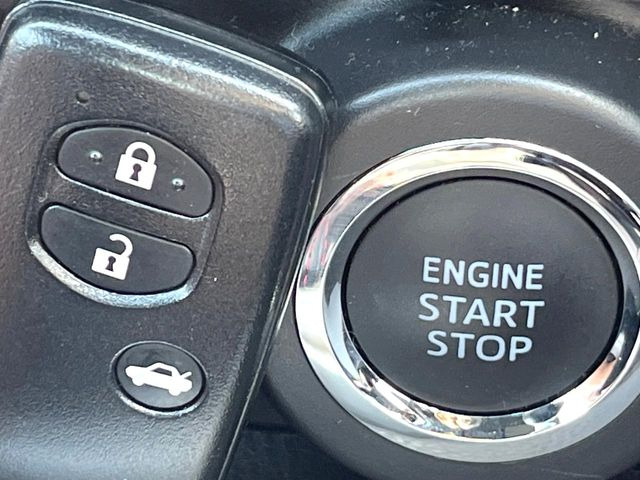 �y�A�N�Z�X�L�[&�v�b�V���X�^�[�g�z�J�o����|�P�b�g�ɓ��ꂽ�܂܂ł��h�A�̎{���E�������\�ȃX�}�[�g�L�[�𑕔��B�G���W���̃I���E�I�t�����J�M�����o���K�v�������A�{�^�����v�b�V�����邾����OK��