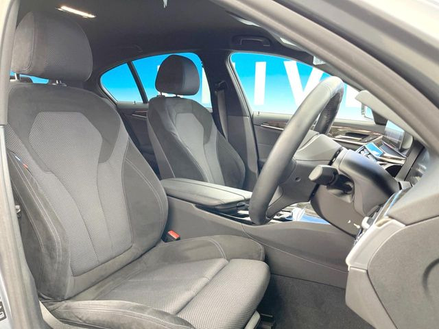 ��M�X�|�[�c��p�A���J���^�[���V�[�g:����������V�[�g�ގ���@�\�́A�h���C�o�[�𖣗������K�ȃh���C�r���O�����o���܂�!