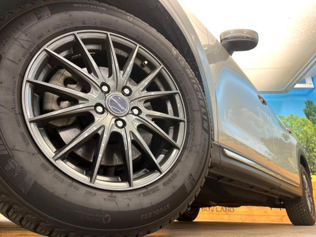 �y17�C���`�A���~�z�C�[���z�O�ςɃ}�b�`�����A���~�z�C�[���𑕒����Ă���܂��B�e��A���~�z�C�[����A�X�^�b�h���X�^�C�����戵�����Ă���܂��B���񂲑��k����������