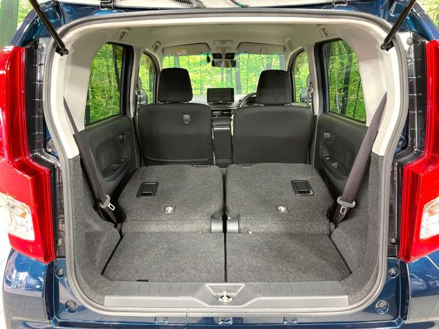 ���i�̂���������ʋ΁A���}���ɏ\���ȉ׎��X�y�[�X���m�ۂ��Ă���܂��B�Z�J���h�V�[�g��|���ƁA�傫�ȉו��̐ύڂ��\�ł���