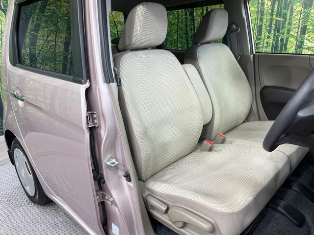 運転席シート廻りは使用感も少なく、良好な状態となっています。丁寧に使われていたことがよくわかりますね。