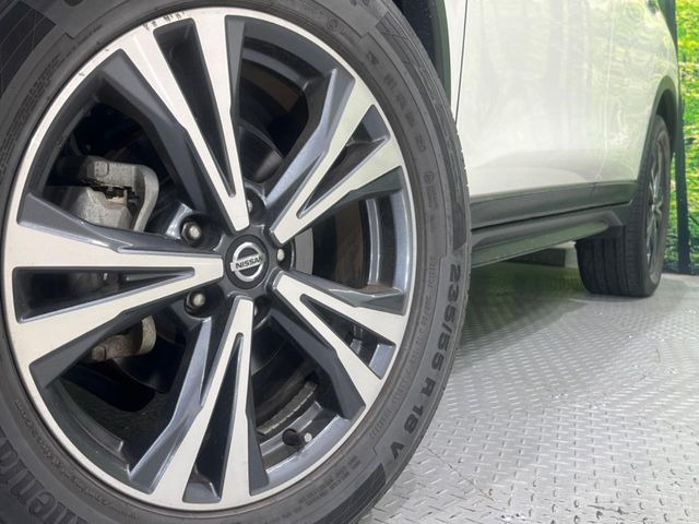 【純正アルミホイール】外観にマッチした純正アルミホイールを装着しております。各種社外アルミホイールや、スタッドレスタイヤも取扱いしております。是非ご相談ください♪