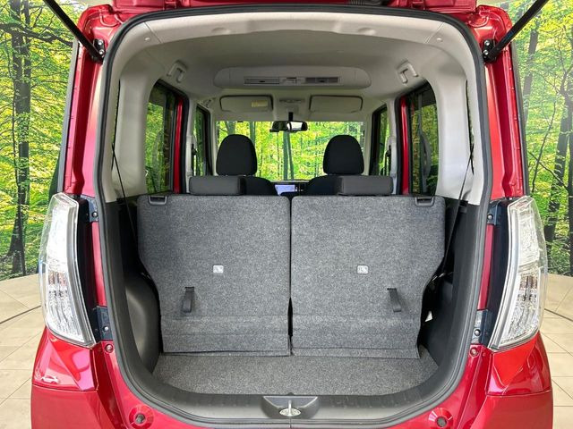 ���i�̂���������ʋ΁A���}���ɏ\���ȉ׎��X�y�[�X���m�ۂ��Ă���܂��B�Z�J���h�V�[�g��|���ƁA�傫�ȉו��̐ύڂ��\�ł���