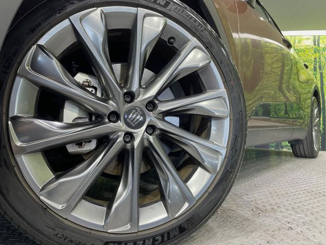 �y����21�C���`�A���~�z�C�[���z�O�ςɃ}�b�`���������A���~�z�C�[���𑕒����Ă���܂��B�e��ЊO�A���~�z�C�[����A�X�^�b�h���X�^�C�����戵�����Ă���܂��B���񂲑��k����������