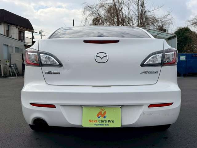 当店在庫は外装、内装クリーニング後に展示し、併せて事故修復歴の有無、メーター改ざん歴の有無も第三者機関による検査を全台実施しております。車検、整備、鈑金塗装も自社で対応できますのでご安心ください。