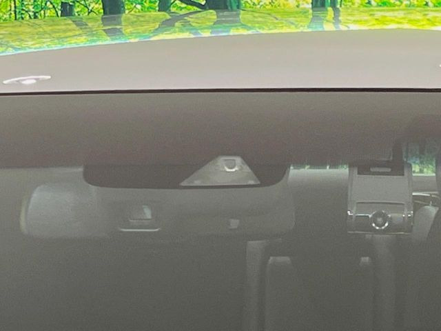 �y�z���_�Z���V���O�z���s���ɑO���̎ԗ�����F�����A�Փ˂������Ȏ��͌x��ƃu���[�L�ŏՓˉ���Ɣ�Q�y�����A�V�X�g�B�����S�Ƀh���C�u�����y���݂��������܂��B