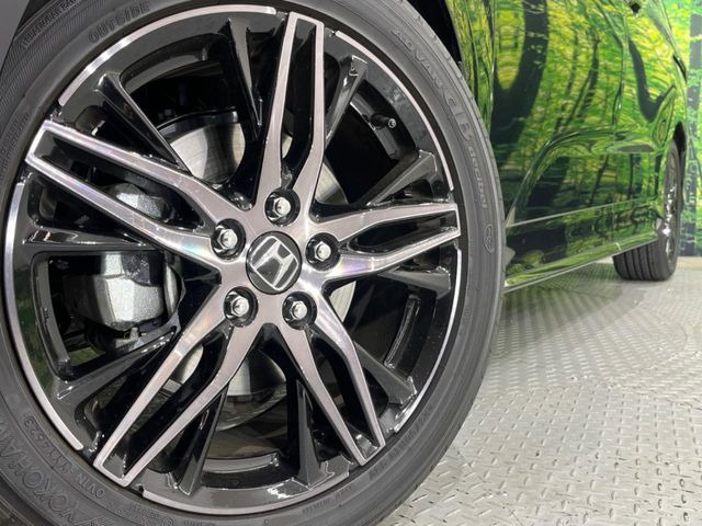 �y�����A���~�z�C�[���z�O�ςɃ}�b�`���������A���~�z�C�[���𑕒����Ă���܂��B�e��ЊO�A���~�z�C�[����A�X�^�b�h���X�^�C�����戵�����Ă���܂��B���񂲑��k����������