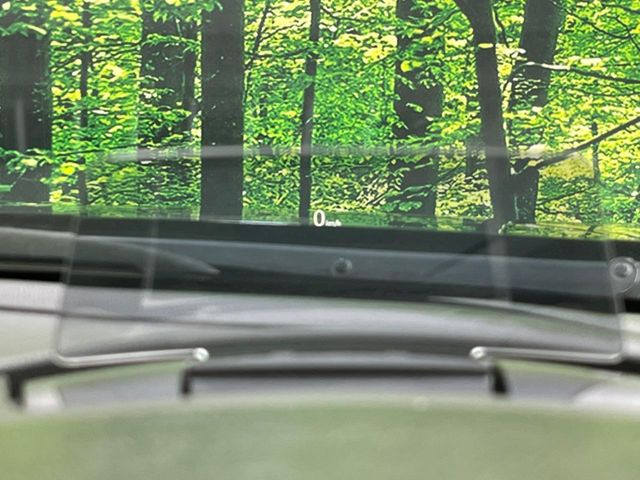 �y�w�b�h�A�b�v�f�B�X�v���C�z���݂̑��x�⑖�s�����f�W�^���\���ŉ^�]�ȑO���̃K���X�ɓ��e!�^�]���A�ڐ������炳���K�v�ȏ����m�F�ł���̂łƂ��Ă��֗��ň��S!