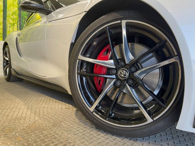 �y����19�C���`�A���~�z�C�[���z�O�ςɃ}�b�`���������A���~�z�C�[���𑕒����Ă���܂��B�e��ЊO�A���~�z�C�[����A�X�^�b�h���X�^�C�����戵�����Ă���܂��B���񂲑��k����������