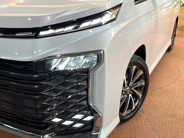 �yLED�w�b�h���C�g�z���V����ԑ��s�����ǍD�Ȏ��E���m�ۂ����S���ĉ^�]�ł��鍂�P�xLED�w�b�h���C�g�𑕔�!�_�����x�������A����d�͂��}�����Ă��܂��B