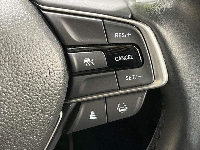 �y�z���_�Z���V���O�z���s���ɑO���̎ԗ�����F�����A�Փ˂������Ȏ��͌x��ƃu���[�L�ŏՓˉ���Ɣ�Q�y�����A�V�X�g�B�����S�Ƀh���C�u�����y���݂��������܂��B