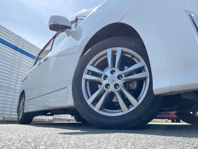 �y�����A���~�z�C�[���z�O�ςɃ}�b�`���������A���~�z�C�[���𑕒����Ă���܂��B�e��ЊO�A���~�z�C�[����A�X�^�b�h���X�^�C�����戵�����Ă���܂��B���񂲑��k����������