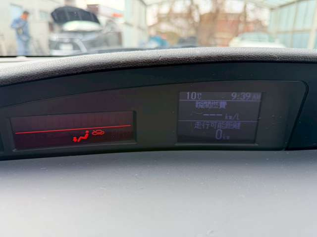 気になるお車がありましたら右の電話番号から直接お店にお問い合わせください。支払方法から車両情報、状態までなんでもご説明させて頂きます。スタッフ一同ご連絡お待ちしております。