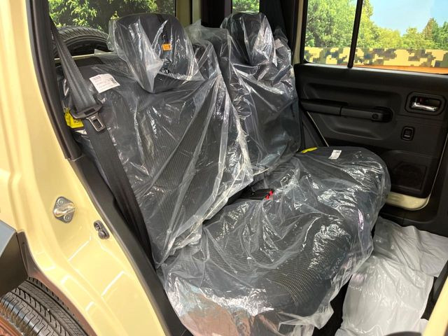 高品質なオリジナルフロアマットもオプションにてご用意しております。お好きなデザインやカラーをお車に合わせて選んでいただくことができます♪