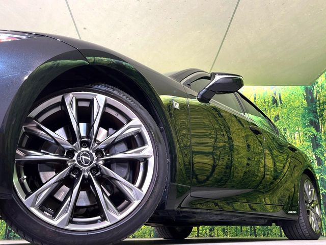 【純正18インチアルミホイール】外観にマッチした純正アルミホイールを装着しております。各種社外アルミホイールや、スタッドレスタイヤも取扱いしております。是非ご相談ください♪