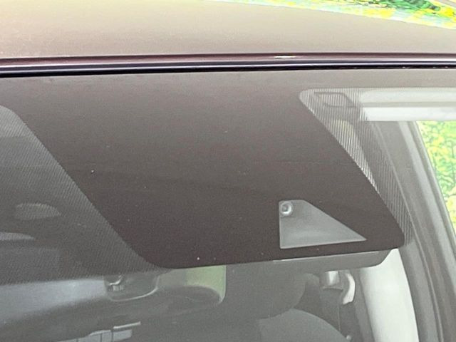 �y�G�}�[�W�F���V�[�u���[�L�z���s���ɑO���̎ԗ�����F�����A�Փ˂������Ȏ��͌x��ƃu���[�L�ŏՓˉ���Ɣ�Q�y�����A�V�X�g�B�����S�Ƀh���C�u�����y���݂��������܂��B