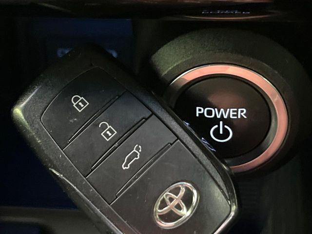 �y�X�}�[�g�L�[�z�J�o����|�P�b�g�ɓ��ꂽ�܂܂ł��h�A�̎{���E�������\�ȃX�}�[�g�L�[�𑕔��B�G���W���̃I���E�I�t�����J�M�����o���K�v����������Ƃ��Ă��֗��ł���