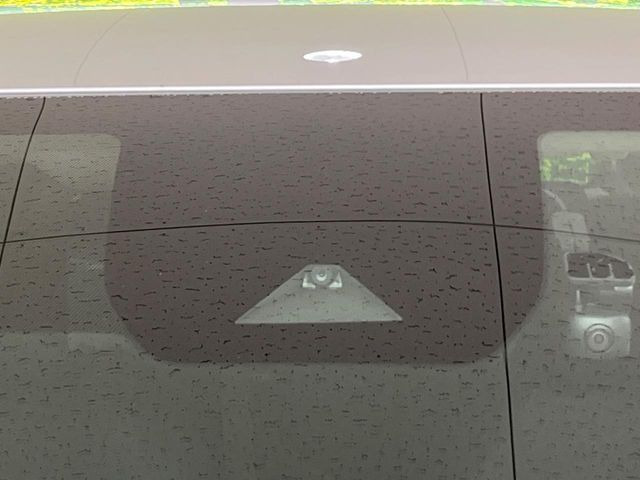 �y�C���e���W�F���g�G�}�[�W�F���V�[�u���[�L�z�t�����g�J�����őO���̎ԗ�����s�҂����m�B�Փ˂������Ȏ��͏Փ˔�Q�y���u���[�L���쓮�A�Փˉ�����T�|�[�g�B�����S�Ƀh���C�u�����y���݂��������܂��B