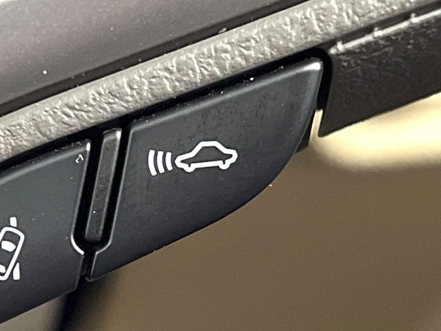 �y�g���^�Z�[�t�e�B�Z���X�z���s���ɑO���̎ԗ�����F�����A�Փ˂������Ȏ��͌x��ƃu���[�L�ŏՓˉ���Ɣ�Q�y�����A�V�X�g�B�����S�Ƀh���C�u�����y���݂��������܂��B