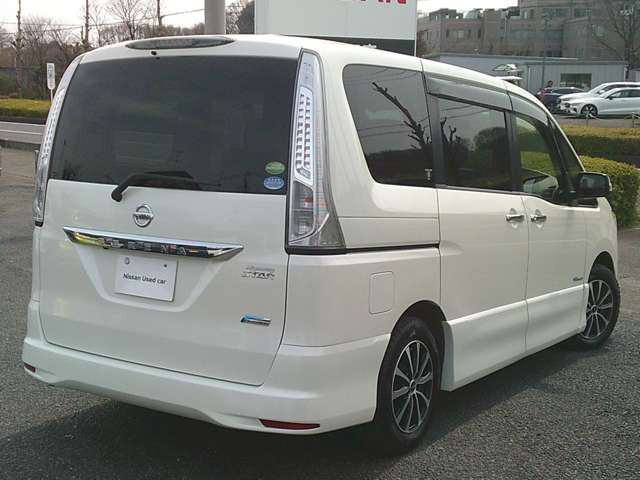 セレナ2.0 ハイウェイスター S-HYBRID Vセレクション