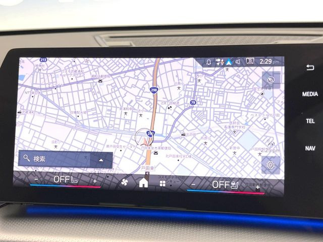 �������i�r:��̊��̂���i�r�́A����������ԓ������o���Ă���܂��B�I�[�f�B�I�@�\���[�����Ă���܂��̂ŁA�^�]�����y���߂܂���