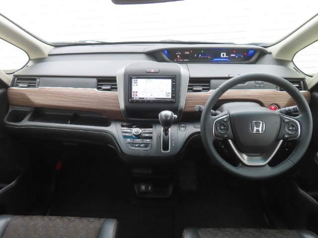 フリード1.5 クロスター ホンダセンシング