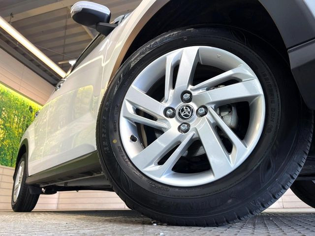 【純正16インチアルミホイール】外観にマッチした純正アルミホイールを装着しております。各種社外アルミホイールや、スタッドレスタイヤも取扱いしております。是非ご相談ください♪