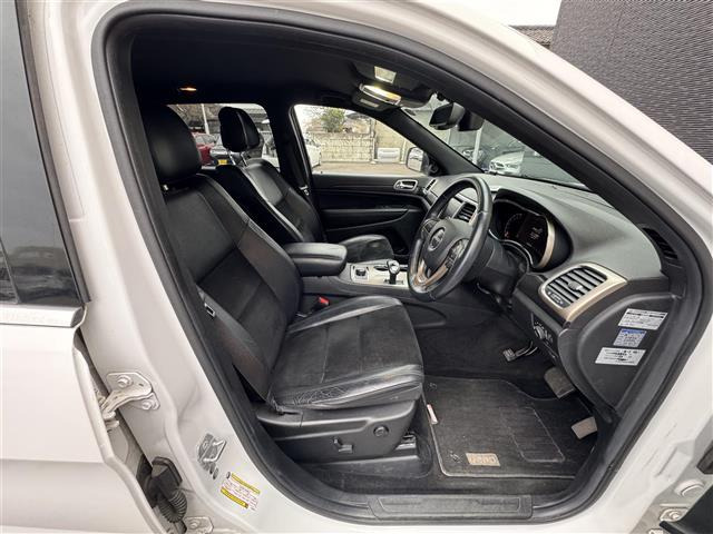 グランドチェロキーアルティテュード 4WD