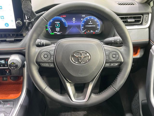 【ステアリングスイッチ】運転中、前方から目線をそらすことなく、オーディオ等の操作が可能な便利機能!安心&快適なドライブを演出してくれます♪