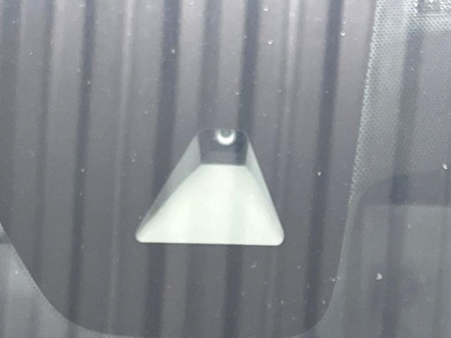 �y�C���e���W�F���g�G�}�[�W�F���V�[�u���[�L�z�t�����g�J�����őO���̎ԗ�����s�҂����m�B�Փ˂������Ȏ��͏Փ˔�Q�y���u���[�L���쓮�A�Փˉ�����T�|�[�g�B�����S�Ƀh���C�u�����y���݂��������܂��B