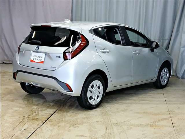 アクア1.5 X E-Four 4WD