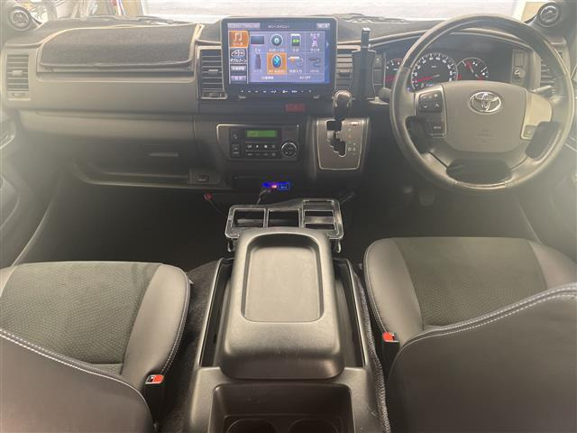 ハイエースバン