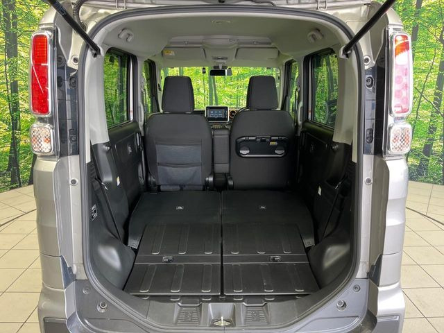 積み下ろしのしやすいデッキにはたっぷりと荷物を積み込んでいただけます。遊びから仕事まで、様々なシーンで頼れます♪