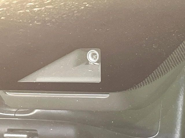 �y�G�}�[�W�F���V�[�u���[�L�z���s���ɑO���̎ԗ�����F�����A�Փ˂������Ȏ��͌x��ƃu���[�L�ŏՓˉ���Ɣ�Q�y�����A�V�X�g�B�����S�Ƀh���C�u�����y���݂��������܂��B