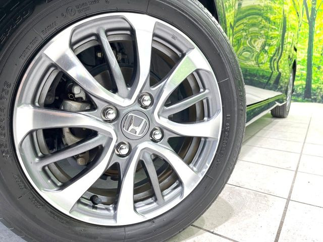 �y����14�C���`�A���~�z�C�[���z�O�ςɃ}�b�`���������A���~�z�C�[���𑕒����Ă���܂��B�e��ЊO�A���~�z�C�[����A�X�^�b�h���X�^�C�����戵�����Ă���܂��B���񂲑��k����������