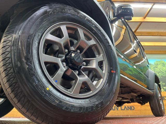 �y����16�C���`�A���~�z�C�[���z�O�ςɃ}�b�`���������A���~�z�C�[���𑕒����Ă���܂��B�e��ЊO�A���~�z�C�[����A�X�^�b�h���X�^�C�����戵�����Ă���܂��B���񂲑��k����������