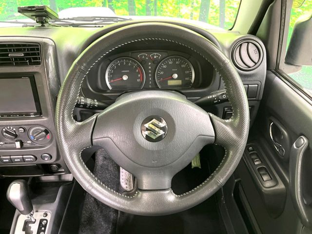 �y�����v�����X�e�A�����O�z�㎿�Ȋv���g�p���邱�ƂŁA��ɂ����������݂ƂĂ��^�]���₷���n���h���ł���